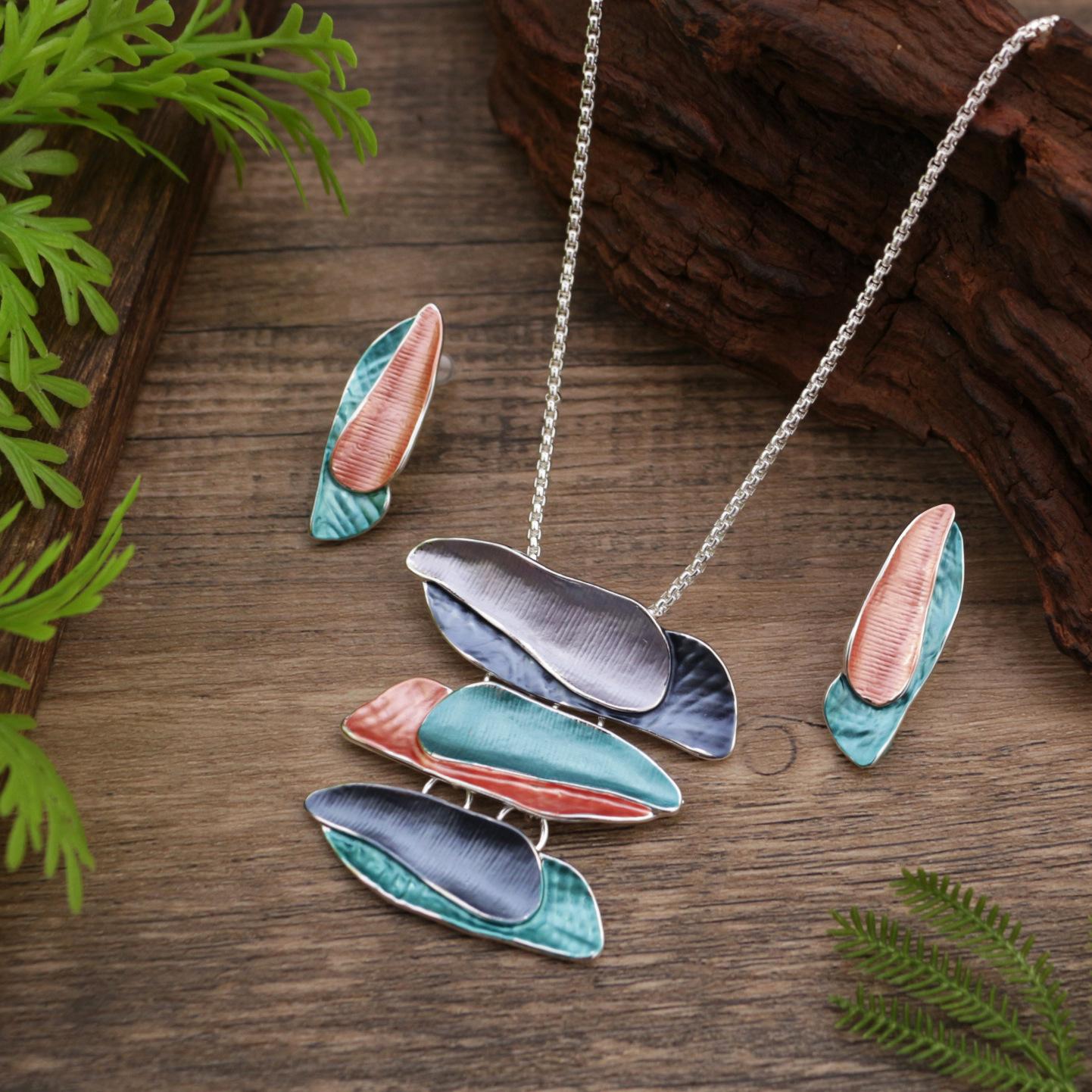 

Новый набор серег-пусет с эмалью, преувеличенные геометрические лепестки, и подвески, женское высококлассное геометрическое ожерелье