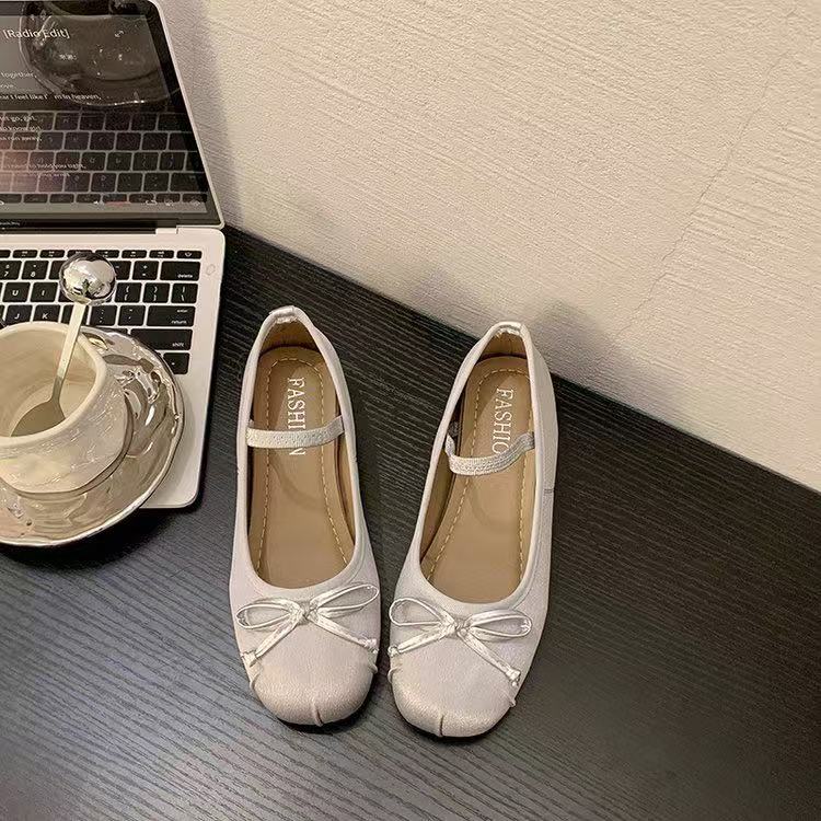 

Новый стиль Женские Роскошные Атласные Шелковые Балетки Женские Классические Квадратный Носок Бант Резинка Балетки Женские Мягкие Лоферы 35 серебряный