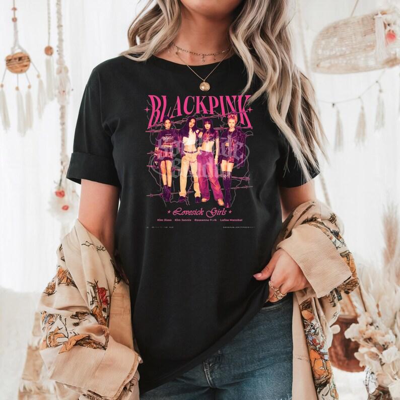 

Blackpink T-shirt Unisex , Kpop Black Pink Tee, Frameless Black Pink Shirt, Gift for Blackpink Lovers, Cute Kpop Unisex T-shirt L бежевий