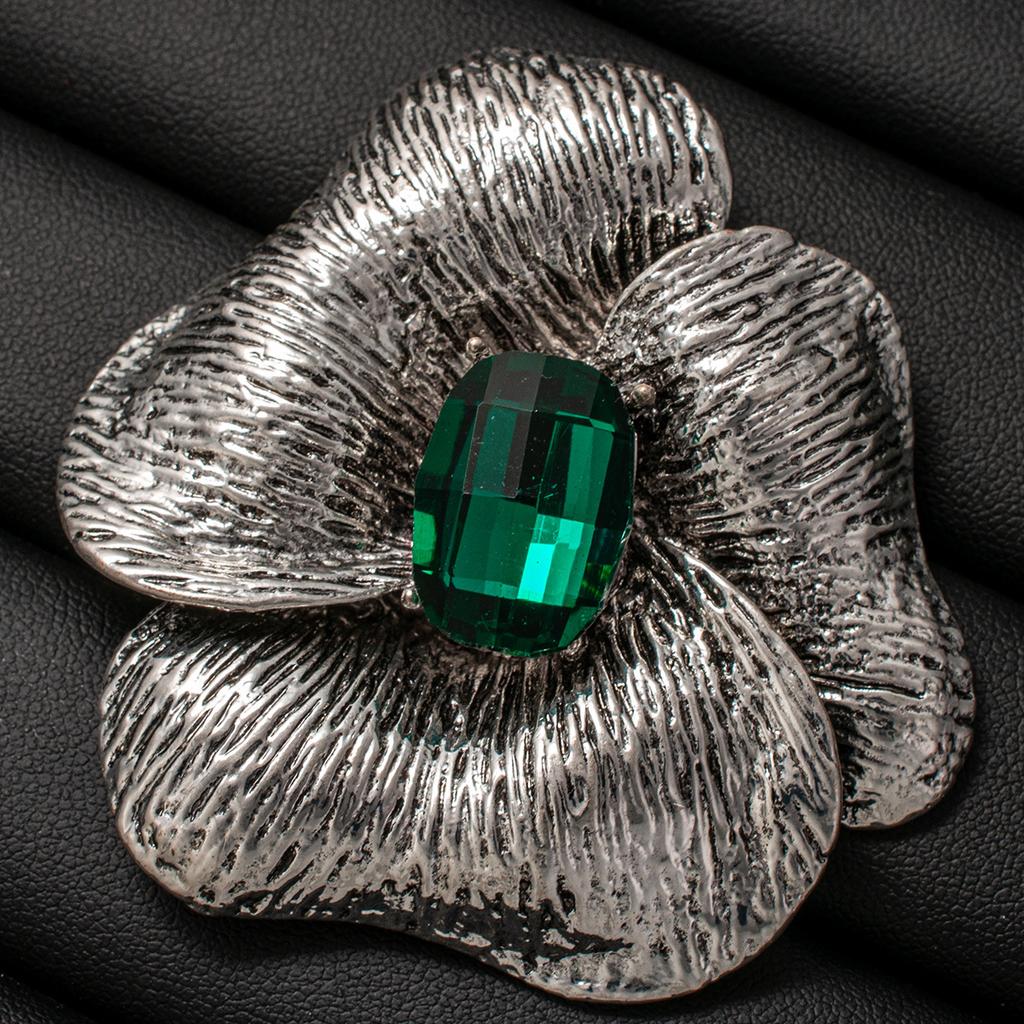 Vintage Elegant Flower Brooch