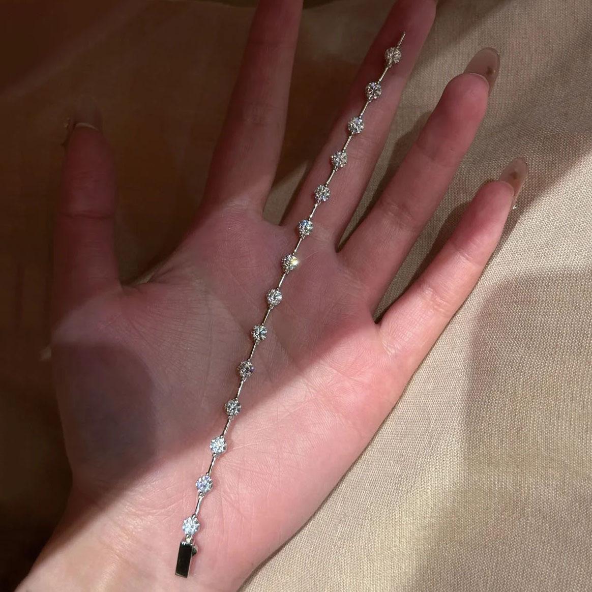 

Light luxury unique round diamonds inlaid bracelets for women high-end exquisite and simple bracelet fashion party jewelry gift серебряный