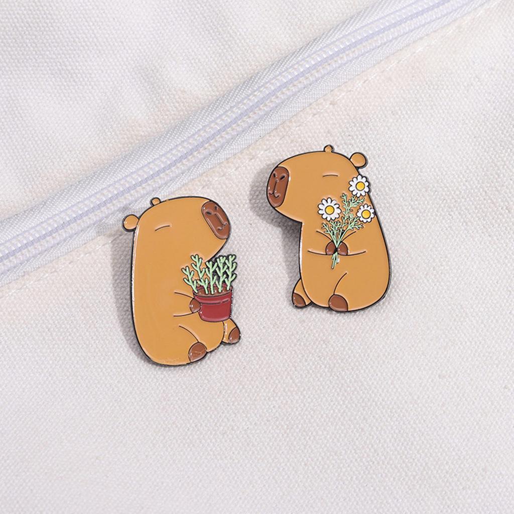 1 Pair Capybara Shaped Brooch Pin Handmade Lapel Badge Fashionable Alloy Animal Themed Jewelry for Clothing Accessory