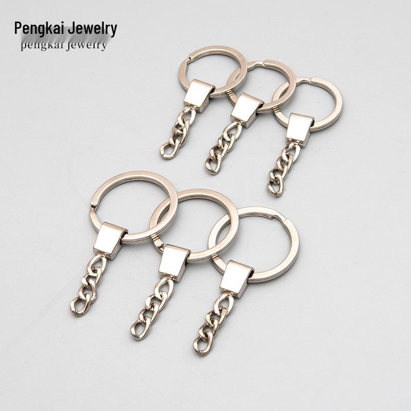 Alloy Head Car Keychain with 4-Section Chain, Metal Keyring, and DIY Pendant Accessory.