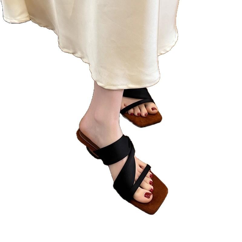 Cool Slippers Women's Summer New Outer Wear Fashion Beautiful Word with Temperament Thick Heel Sandals