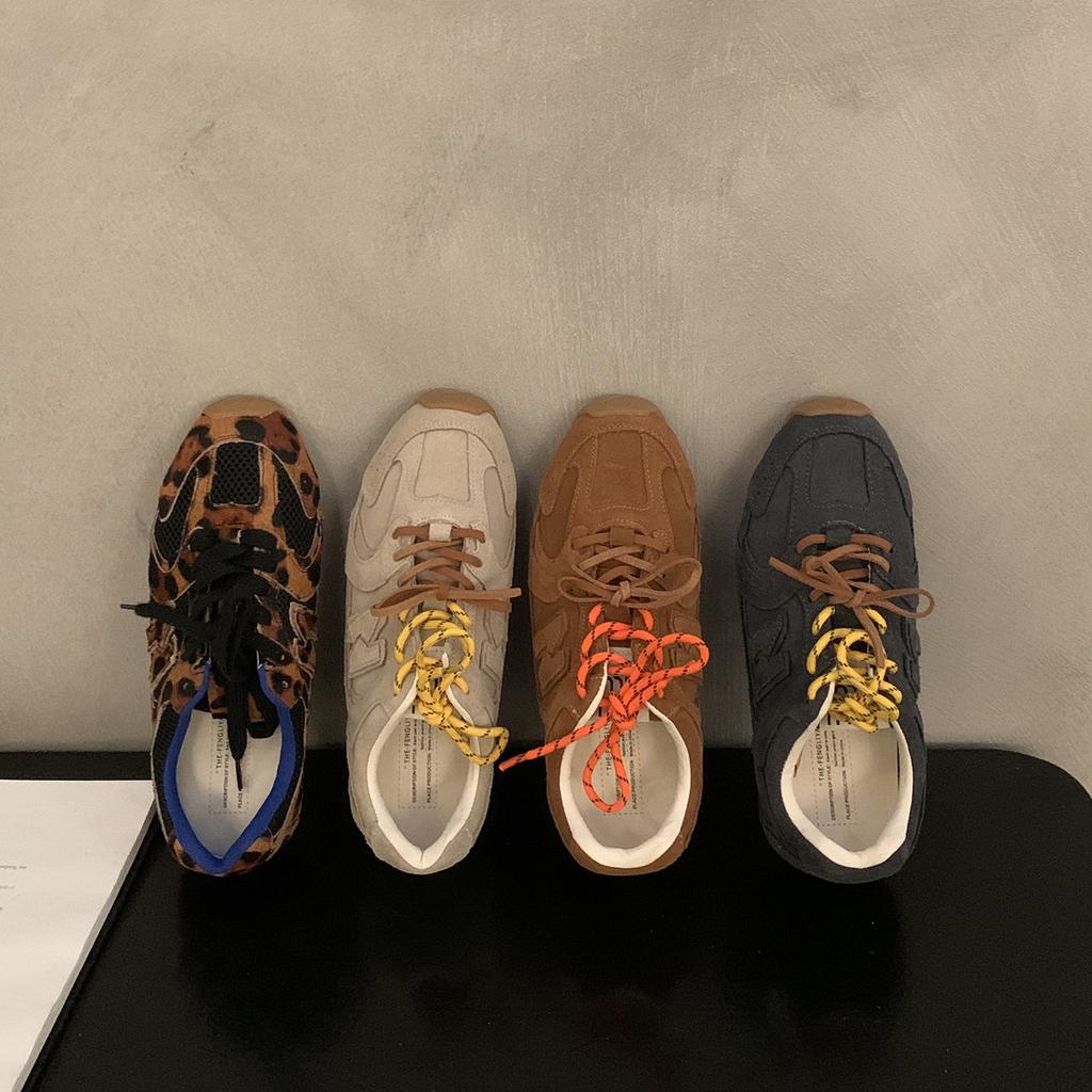 Läder tyska träningsskor dam 2025 vår nya retro plattbottnade mångsidiga färgmatchande avslappnade sport Forrest Gump skor pappaskor