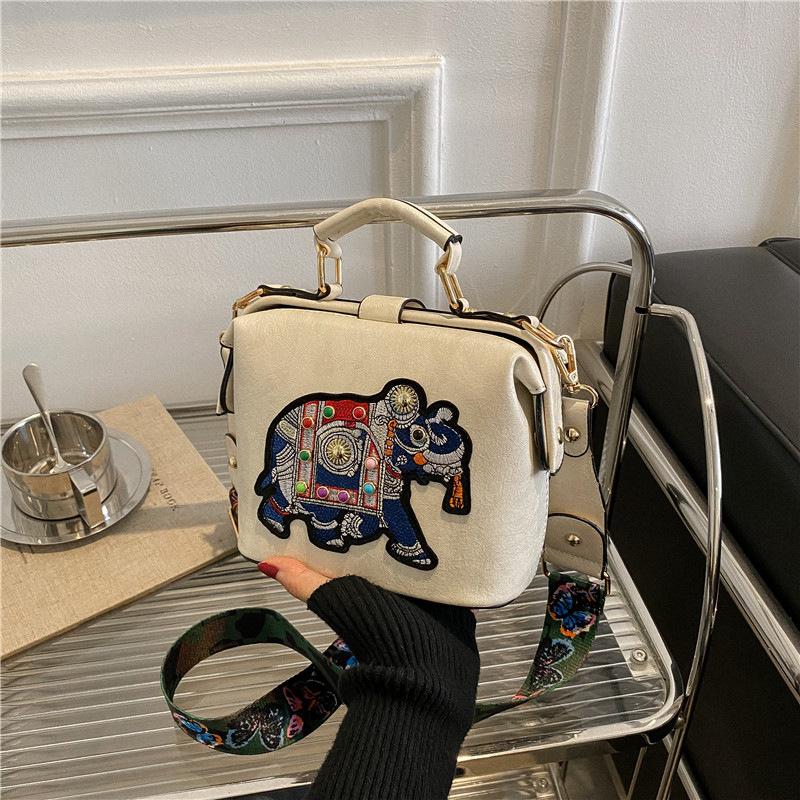 Vintage Embroidery Elephant Doctor Bags Wide Belt Pu Leather Women Shoulder Crossbody Bag Designer Tote Ladies Handbags Purses
