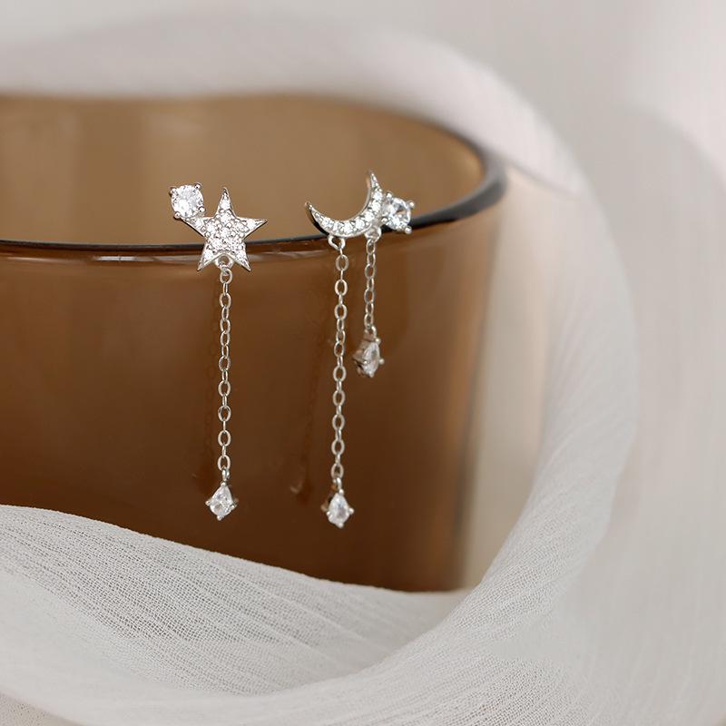 Asymmetrical Star and Moon Earrings: 2025 Trendy High-End Design for Women