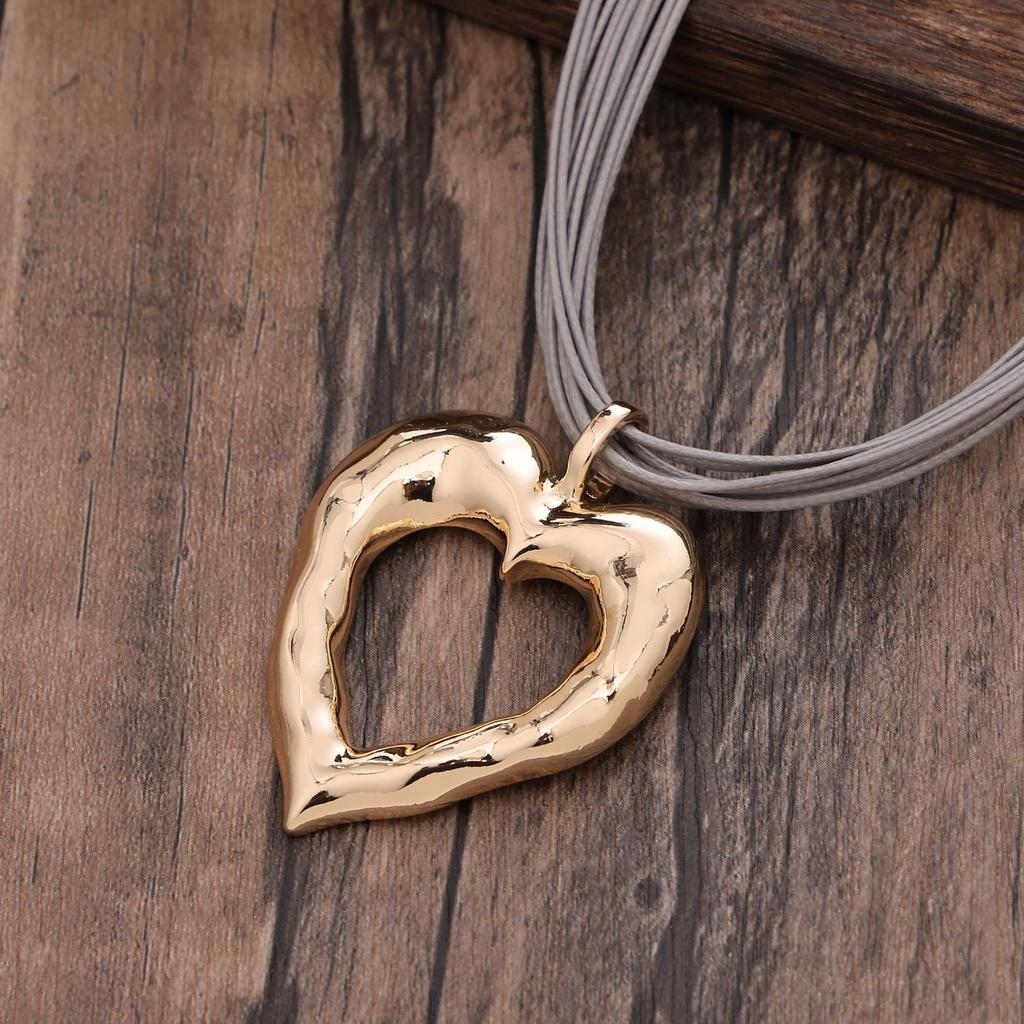 New glossy hollow love pendant, simple and fashionable women's small fresh multi-layer leather rope heart-shaped necklace