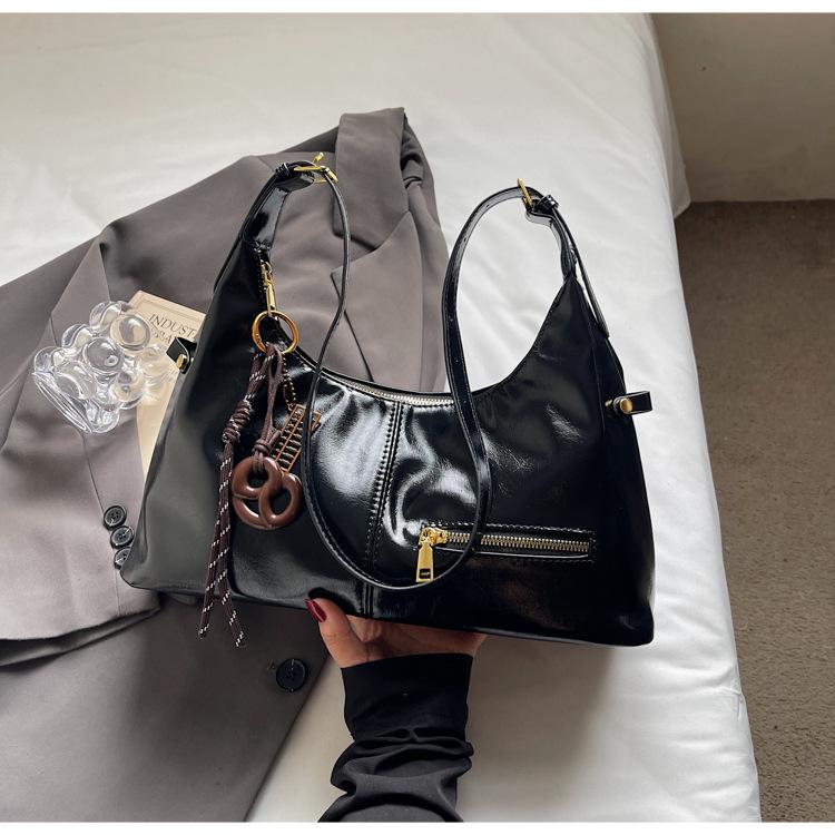 2025 New Underarm Small Bag Women's Versatile Trend Fashion Handbag Casual Shoulder Messenger Bag