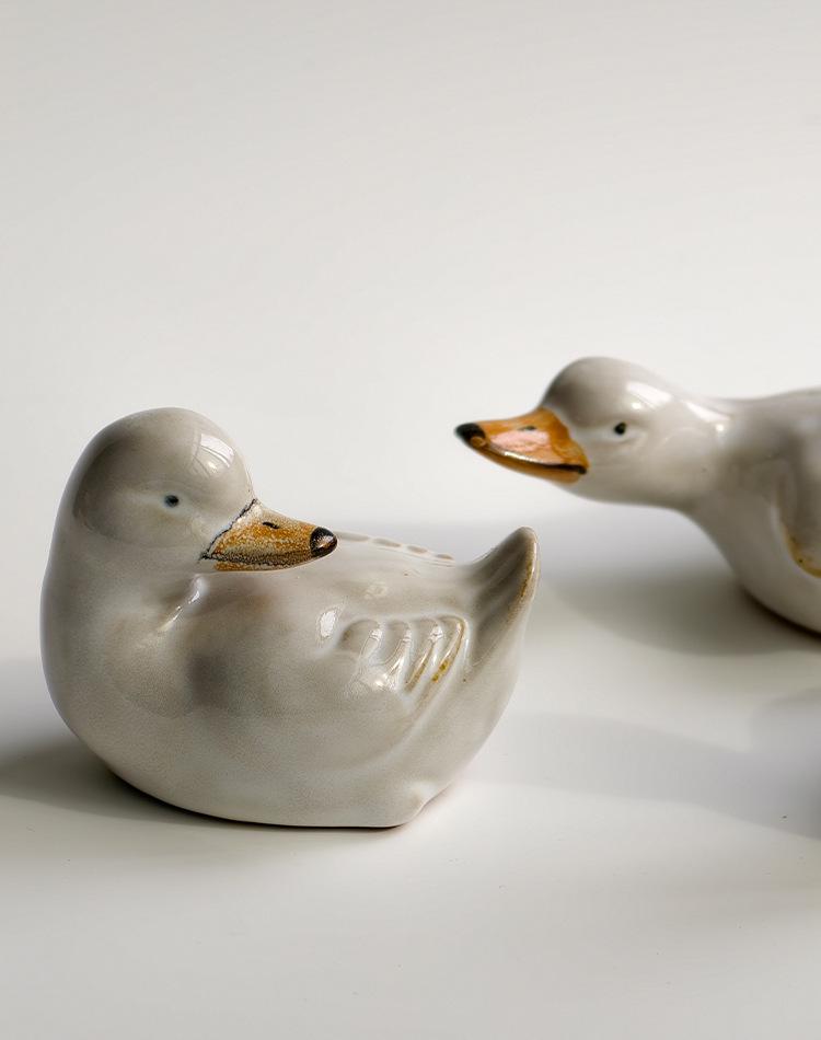 Ceramic White Goose Tea Pet - Hand-painted, Cute Home Decor Desktop Ornament