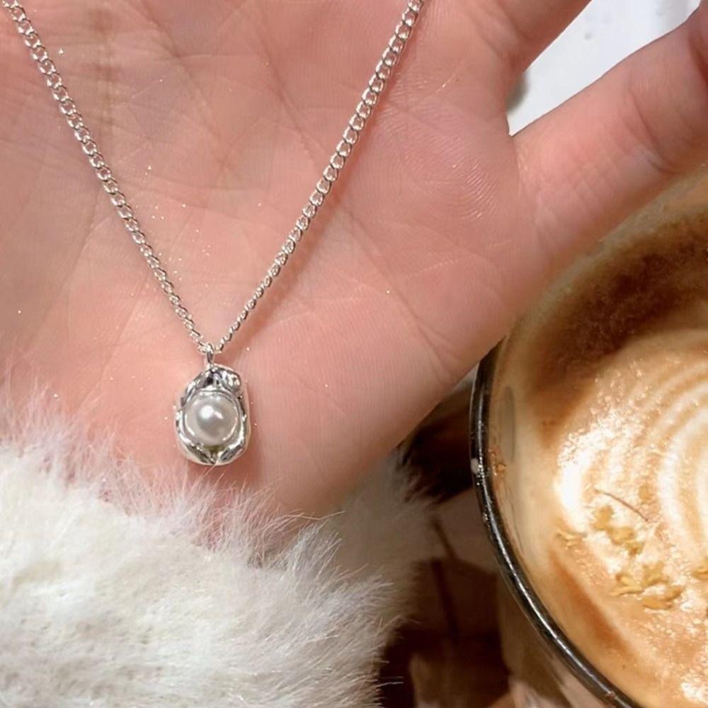 Vintage Women Clavicle Necklace Korean Style Pendant Zinc Zinc Alloy Pearl Necklace Irregular Shell Jewelry