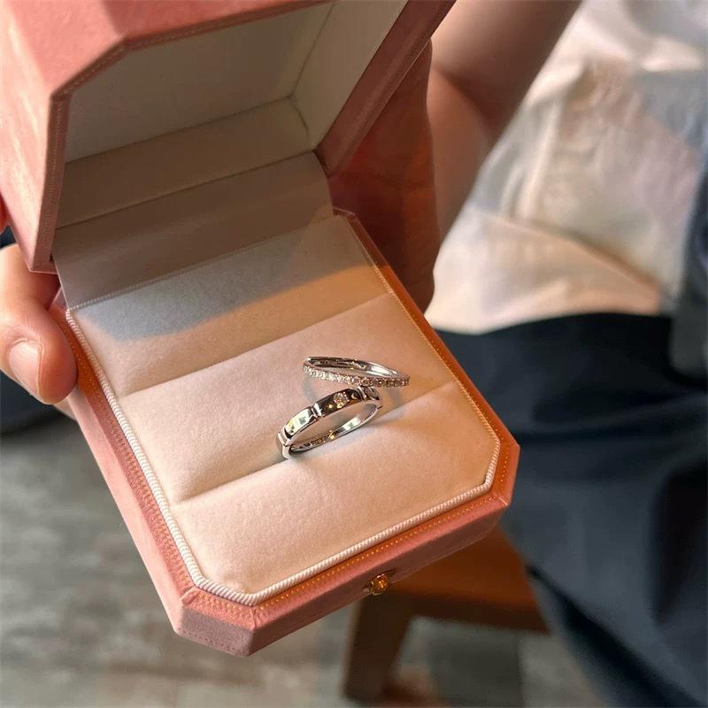 Quadratische Zucker-Paarringe im koreanischen Stil: Leichtes Luxusdesign für Hochzeiten oder als Geschenke