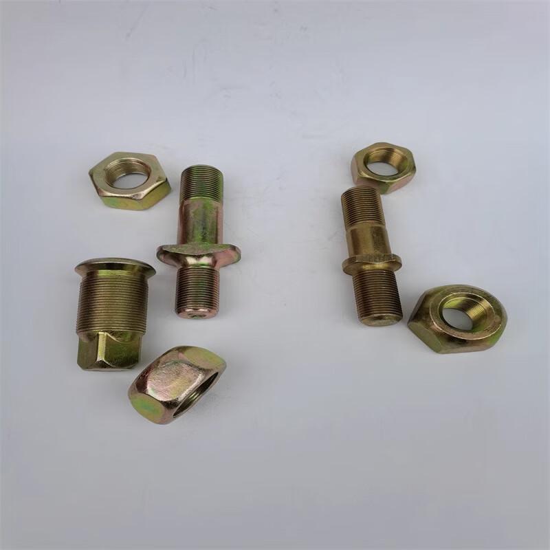Dongfeng EQ1118G Cummins Military Vehicle Tire Bolts