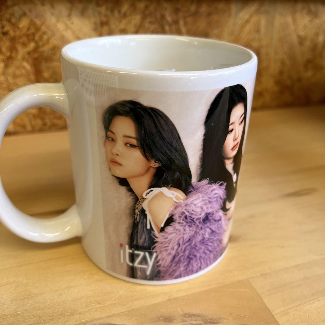

[Б/У] кружка itzy