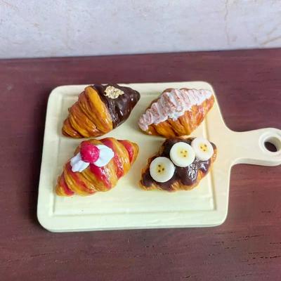 1Pcs Miniature Dollhouse Berry Ice Cream Thick Cut Toast Model Toy Fruit Bread Food Accessory For Dolls DIY Decoration Kids Gift