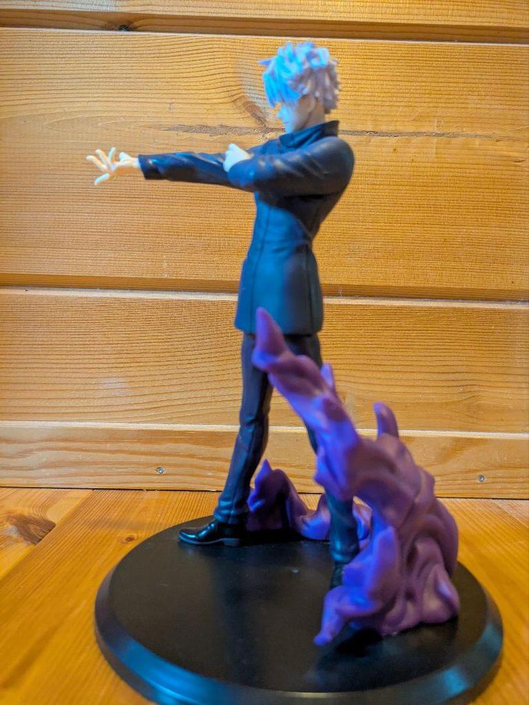 [USED] Blue-purple Effect Figure