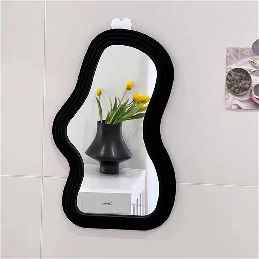 Wolkenförmiger Schreibtisch-Schminkspiegel Einfach an der Wand montierbar Schlafzimmer Badezimmer Unregelmäßiger Make-up-Wandspiegel Heimdekoration