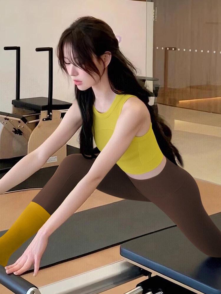 

Dopamine Yoga Vest for Women: Chic Pilates Sports Top with Chest Pads, Slimming Fitness Style S (80-100)