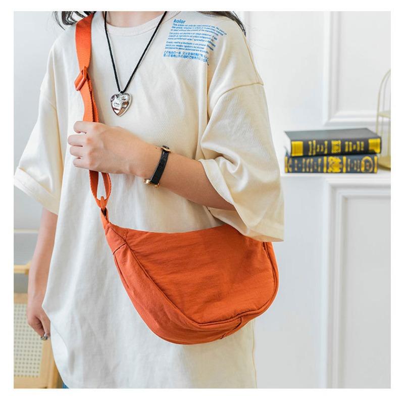 Casual Minimalist Crescent Zipper Shoulder Bag, All-Match Versatile Handbag For Daily Use, Sports Bag