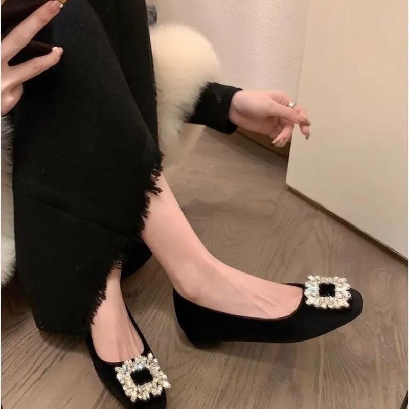 2025 New Spring and Autumn French Square Head Gentle Grandma Wind Shallow Mouth Rhinestone Flat Thick Heel Commuting Shoes Women Single Shoes Women