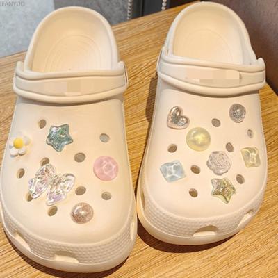 Cute Artificial Crystal Shoe Buckle Glitter Flower Shoe Charms Slippers Accessories Novelty Shoe Decorations Kid Girl Party Gift