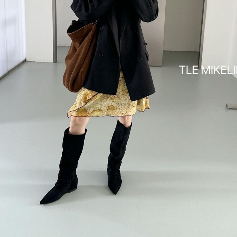 Retro semišové tenké boty s plochou podrážkou a špičatou špičkou dámské boty 2025 podzim a zima nové stohované boty vysoké jezdecké boty