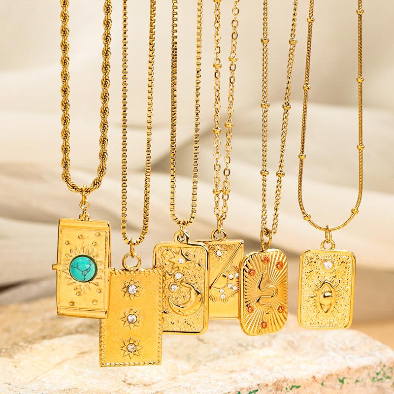 Europäischer und Amerikanischer Stil 3D Tarotkarten Anhänger Halskette mit Mikroeingefassten Diamanten