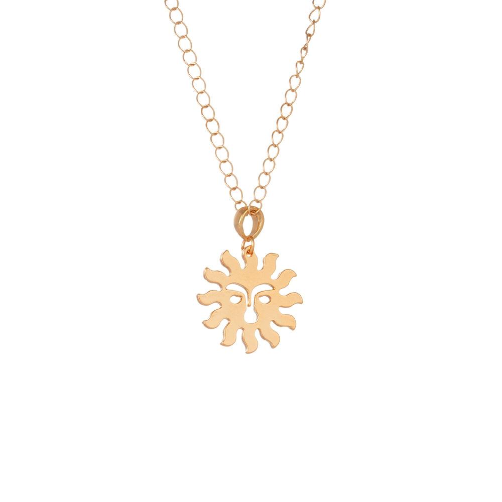 The Little Sun Pendant Necklace Features A Unique Clavicle Chain Design, Making It Suitable For Everyday Wear.