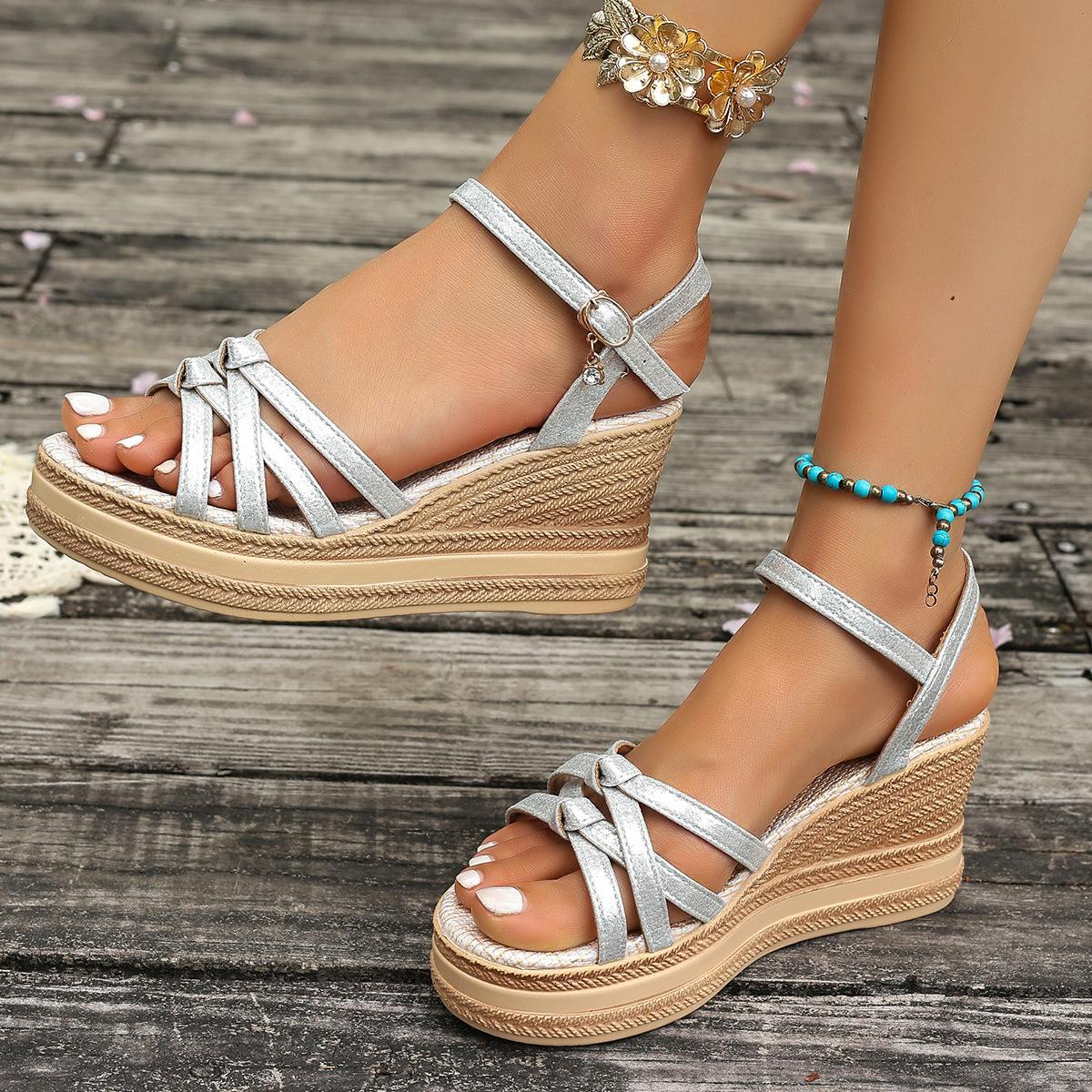 

Универсальные босоножки на высоком каблуке 2025 лето новые с открытым носком на танкетке женские босоножки модные на среднем каблуке больших размеров женские 43 серебряный