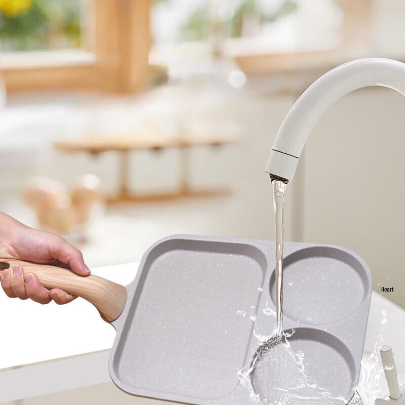 Wutuo 4-Hole Non-stick Frying Pan