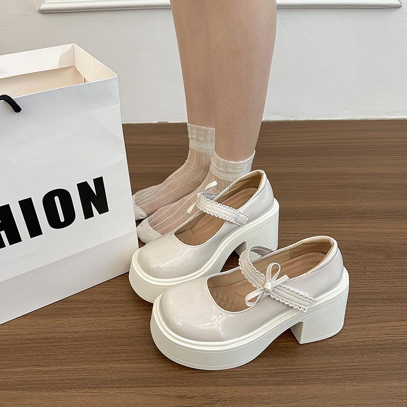 French new versatile skirt platform round head pearl 2025 spring single shoes retro Mary Jane small leather shoes women