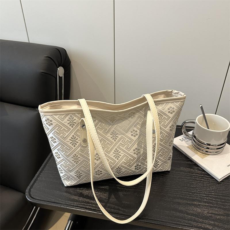 Large-capacity bag women's summer versatile new casual shoulder bag premium texture commuter tote bag