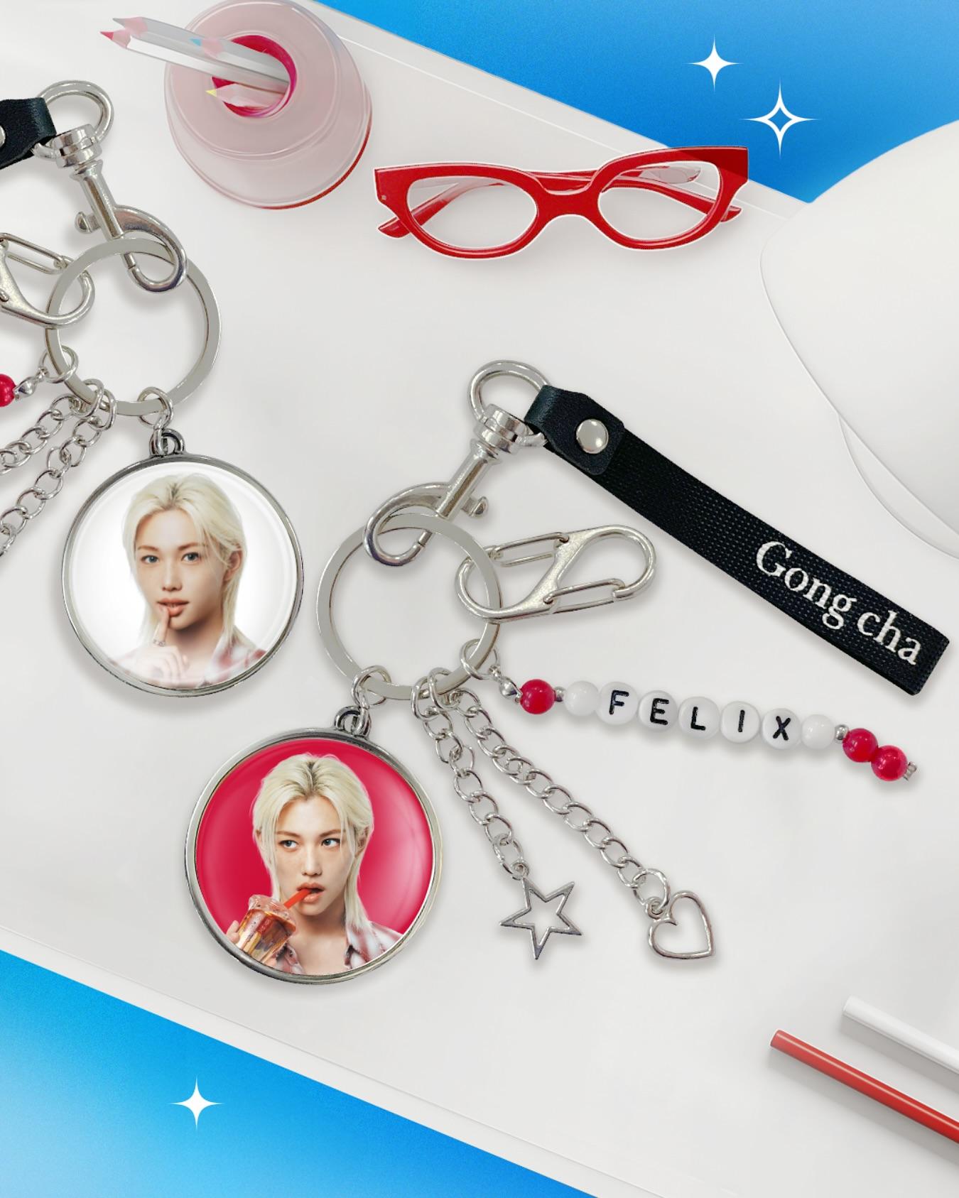 

Stray Kids Феликс x Gong Cha Лимитированный брелок – Красный / Белый красный