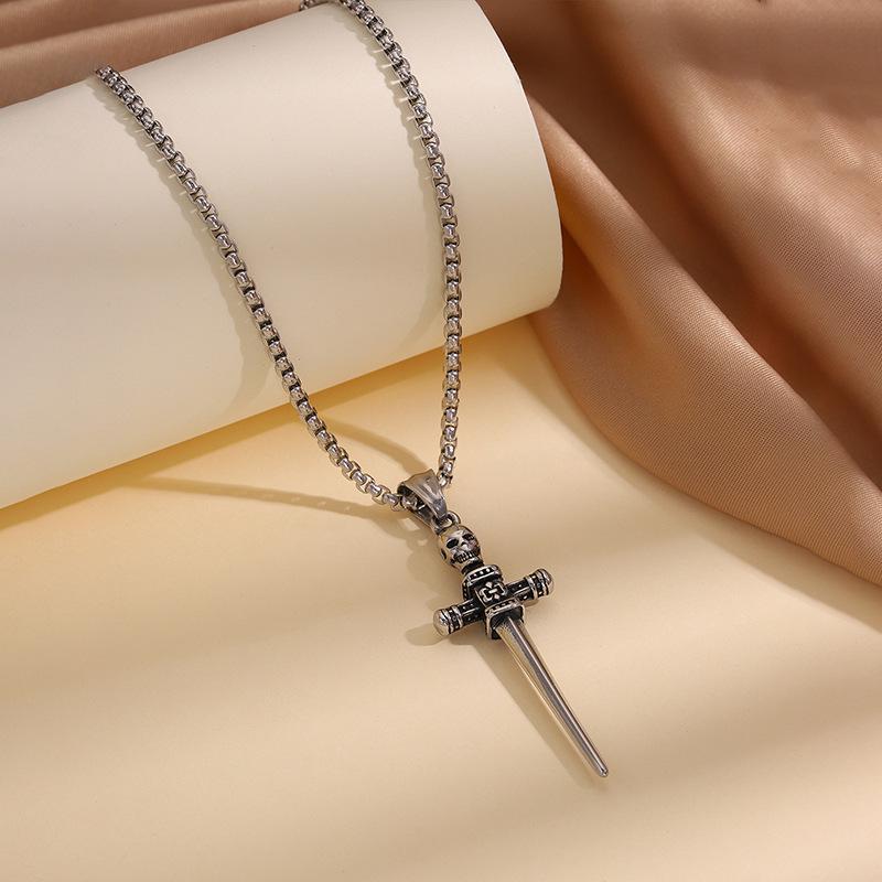 Men's Skull Cross Pendant Titanium Steel Necklace - Retro Hip Hop Clavicle Chain Jewelry