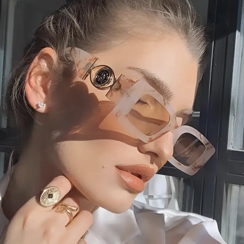 New Square Small Frame Sunglasses For Women Street Photography Glasses Fashion Square Modern Sunglasses Jh3033