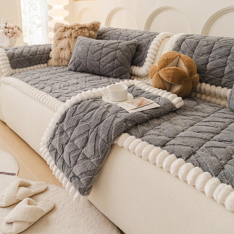 

2026 Autumn/Winter Plush, Non-Slip Sofa Cover & Thick Velvet Cushion for Leather Sofas 45x45 cm Lumbar Pillowcase (without core)