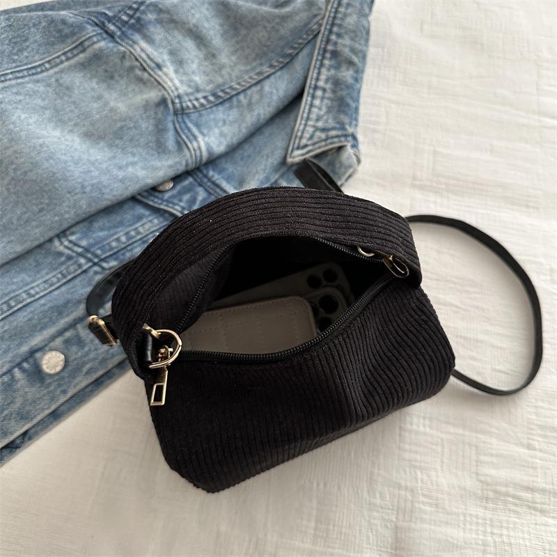 Spring Large-capacity New Temperament Fashion Design Single Shoulder Crossbody Retro Corduroy Portable Crossbody Bag