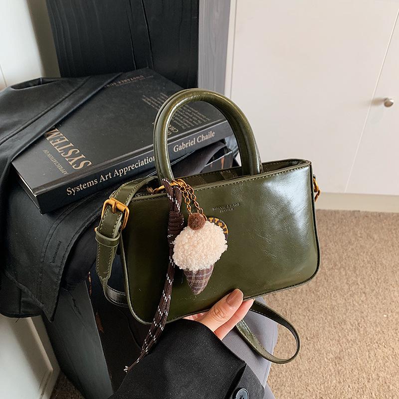 This year's popular bags are women's autumn and winter versatile 2025 new trendy fashion messenger handbag bucket bag