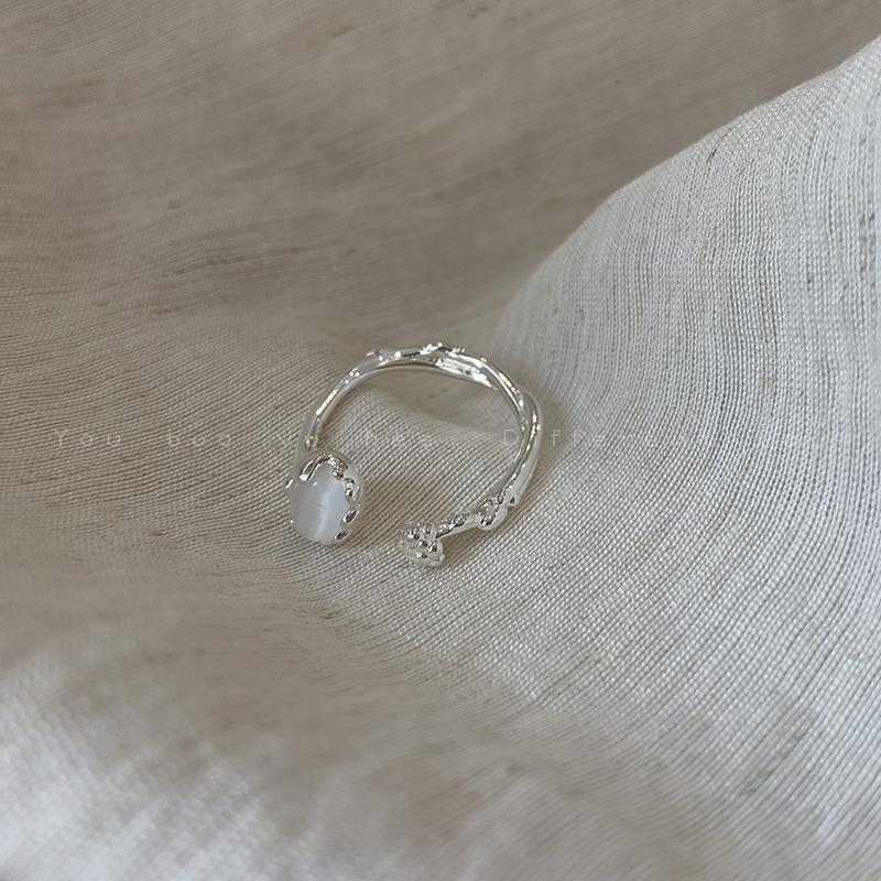 

Овальное кольцо из смолы, простое, в стиле легкой роскоши, кольцо на указательный палец высокого класса, универсальное, с темпераментом, модные нишевые украшения