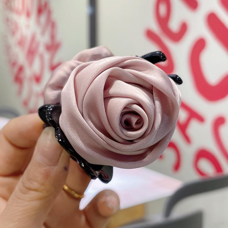 

Super Fairy Moonlight Yarn Butterfly Tassel Claw Clip: Large Fashion Hair Accessory