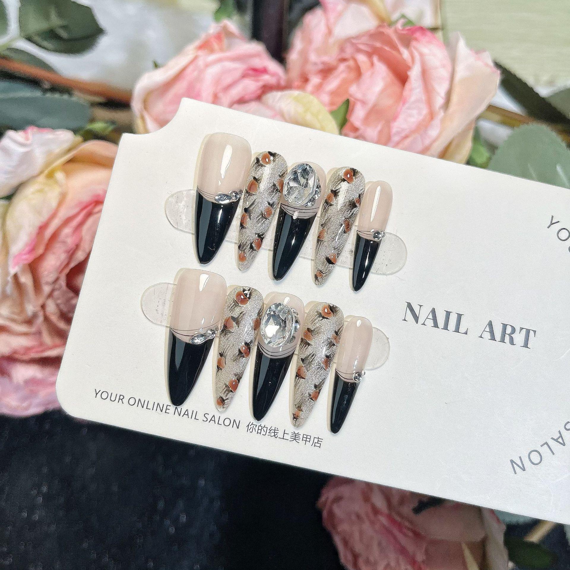 

Золотисто-коричневые ногти «кошачий глаз» с леопардовым принтом - Сладкие и пикантные осенне-зимние носибельные накладные ногти ручной работы Medium