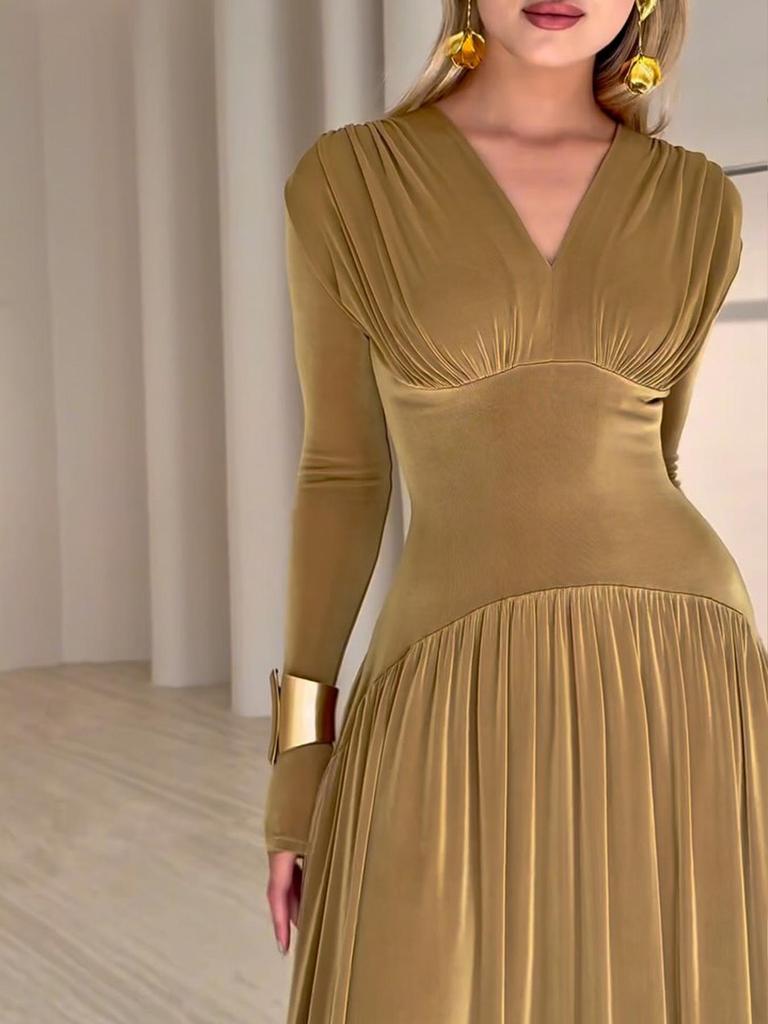 European & American Women's Elegant Long-Sleeved Velvet Dress - Shiny, Waist-Cinching Winter Fashion