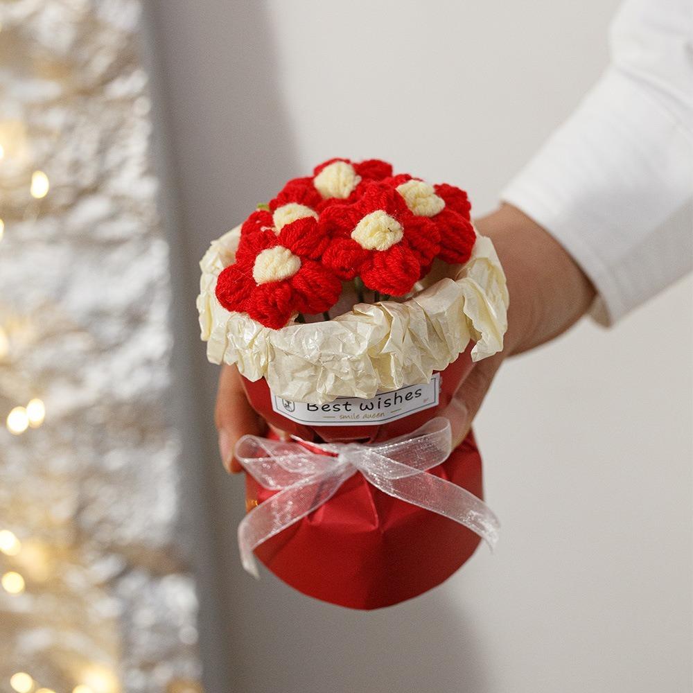 Handmade Knitted Finished Rose Flowers Bouquet Room Decoration Colorful Mini Finished Crochet Bouquet Birthday Valentine's Gift