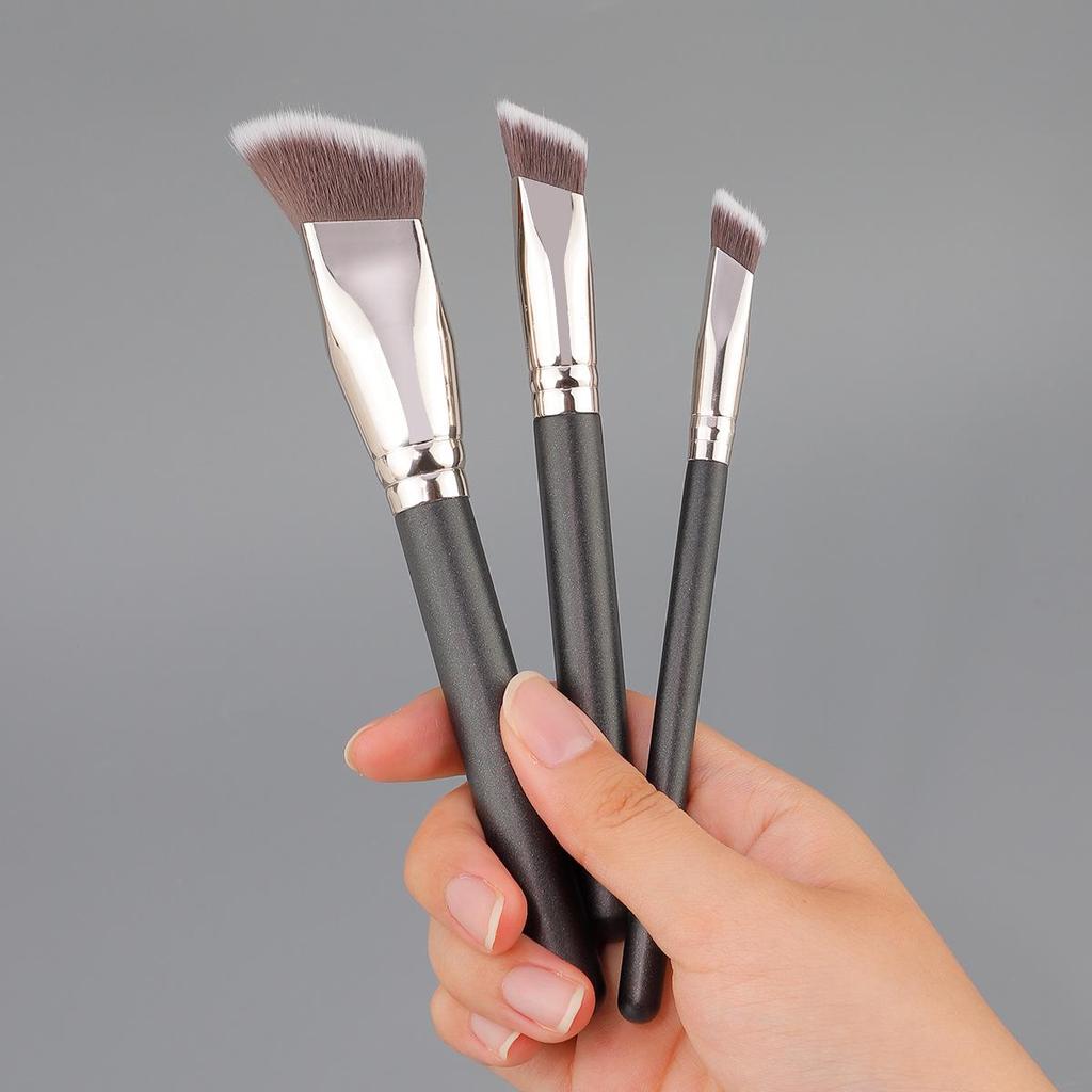 New Four-Sided Concealer & Foundation Brush: Seamless Base, Brightening, Soft Makeup Application