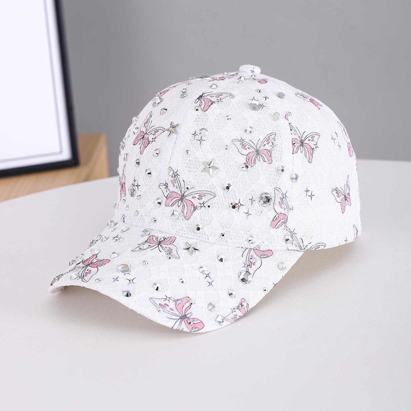 Verse landelijke honkbalpet met aquarelvlinders en edelsteenversieringen. Geschikt voor zomerse wandelingen buiten. One Size white