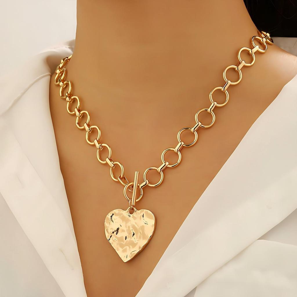 Elegant Peach Heart Hammered Necklace - Women's Clavicle Chain for Daily Wear