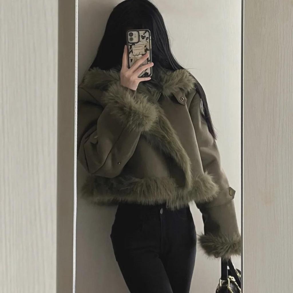 Women's High-End One-Piece Suede Fur Jacket: Autumn/Winter Loose, Thickened Motorcycle Style