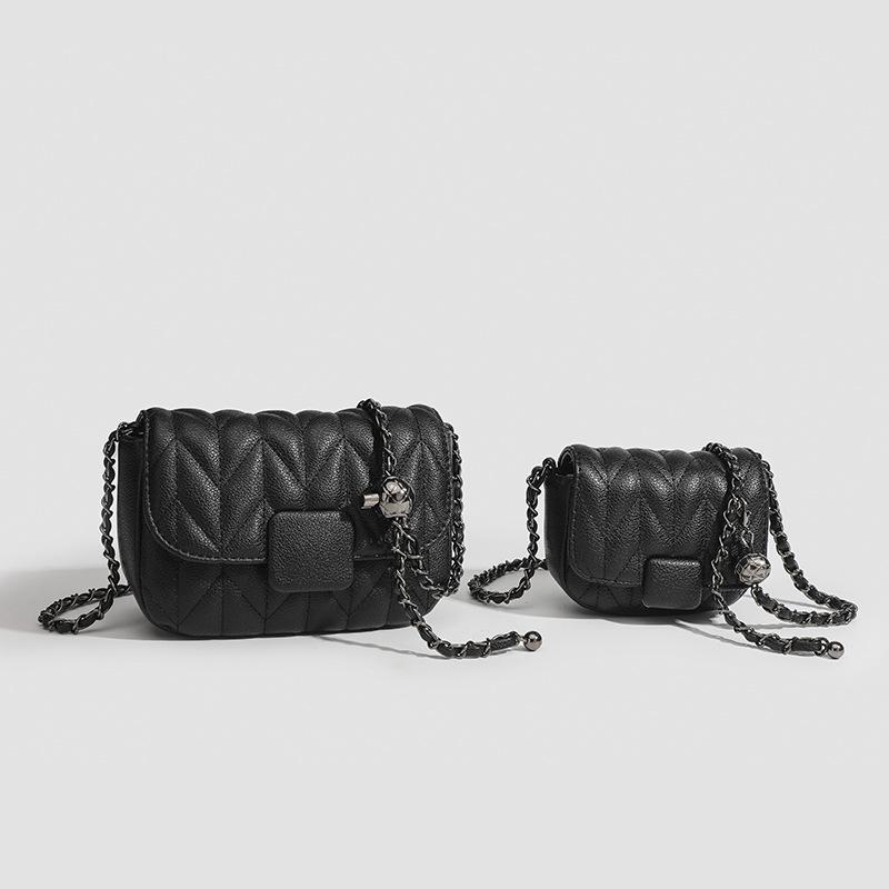 Unique small and large-style chain bags for women, 2024 new fashion quilted small square bags, trendy lipstick crossbody bags