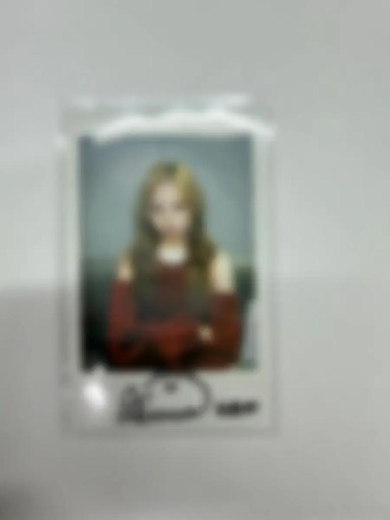 TRIPLES Lee Ji-woo Sign Polaroid