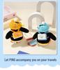 Pingente de Pelúcia Chapéu de Coco Original de Pinguim Boneca Pingente para Mochila Chaveiro Presente